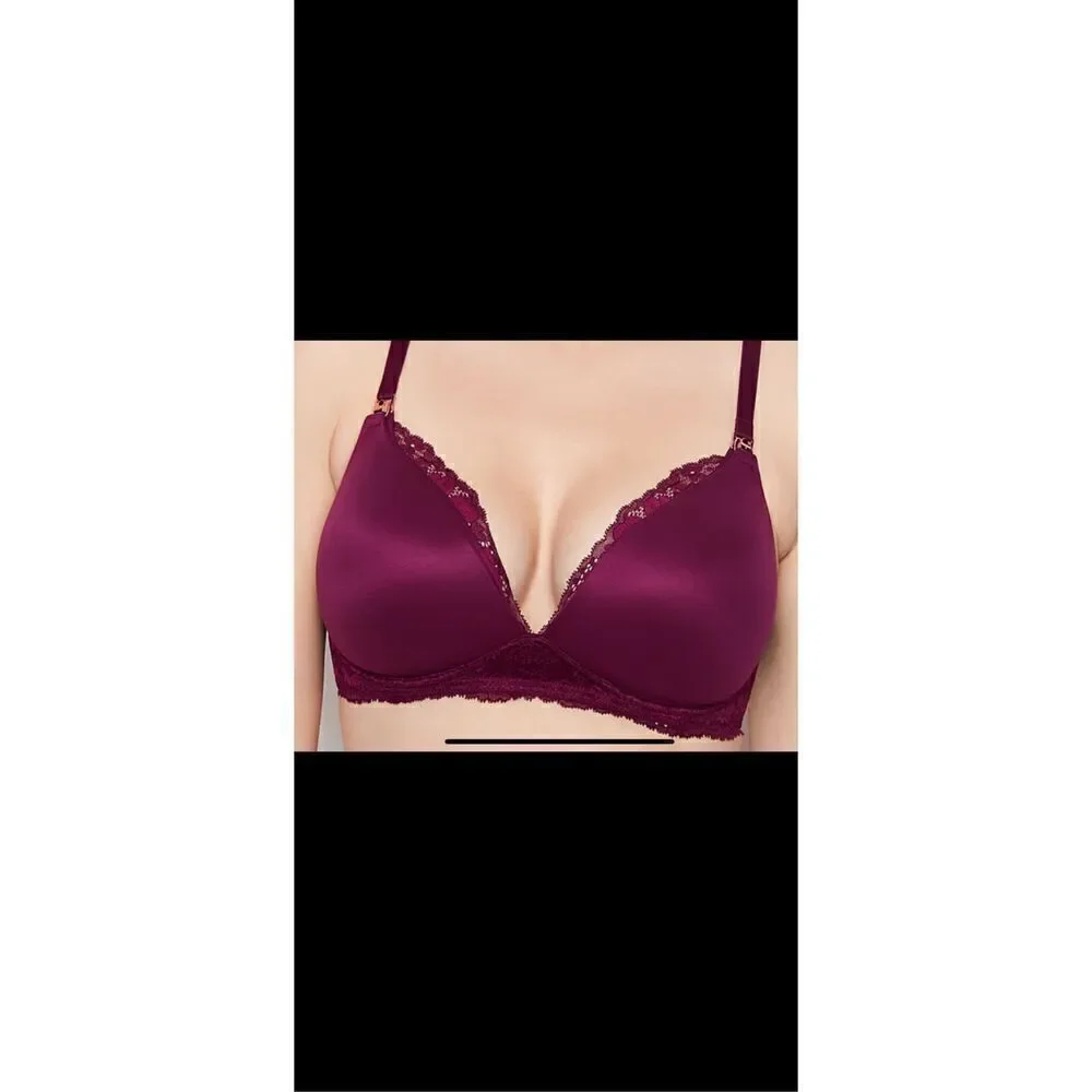 Victoria’s Secret lace wing wireless bra 38DDD in ￼ burgundy/Wine color